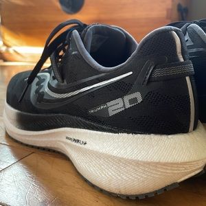 Saucony Men’s Triumph 20 Running Shoe